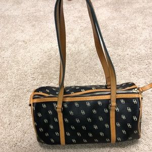Dooney & Bourke purse (Barrel Bag)